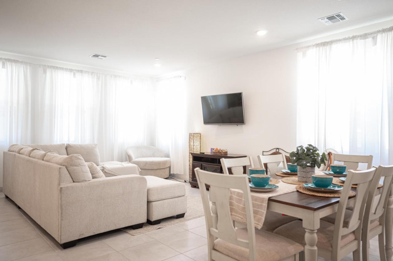 Beautiful Brand New 2 Bedroom Vegas Home! Fits 12 Or More,15-20 Minutes From Lv Strip Las Vegas Kültér fotó