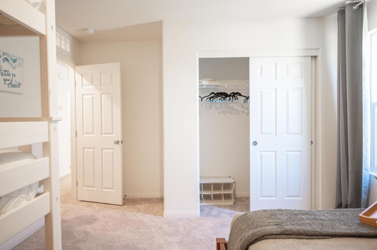 Beautiful Brand New 2 Bedroom Vegas Home! Fits 12 Or More,15-20 Minutes From Lv Strip Las Vegas Kültér fotó